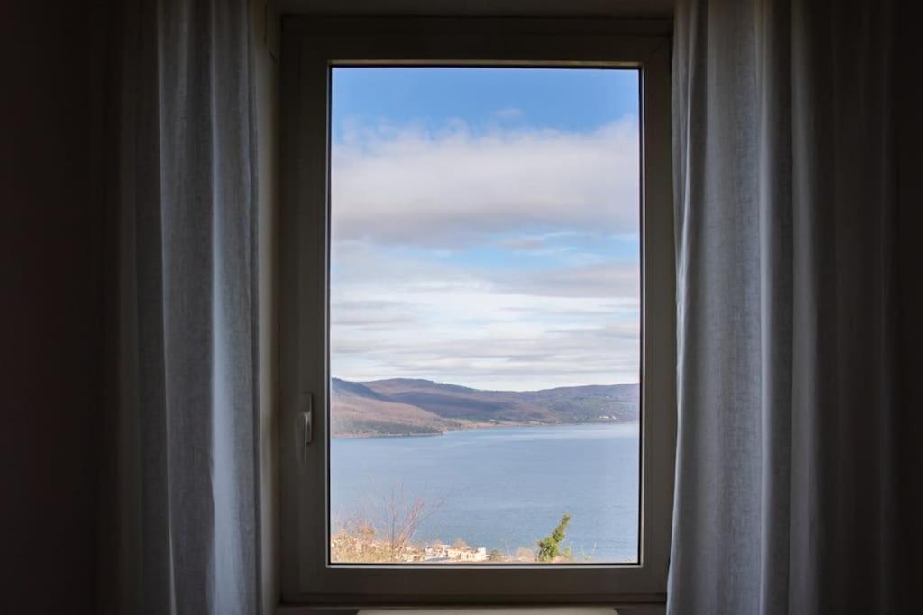 La Terrazza Nel Borgo Apartment Bracciano  Exterior photo