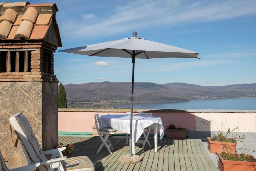 La Terrazza Nel Borgo Apartment Bracciano  Exterior photo
