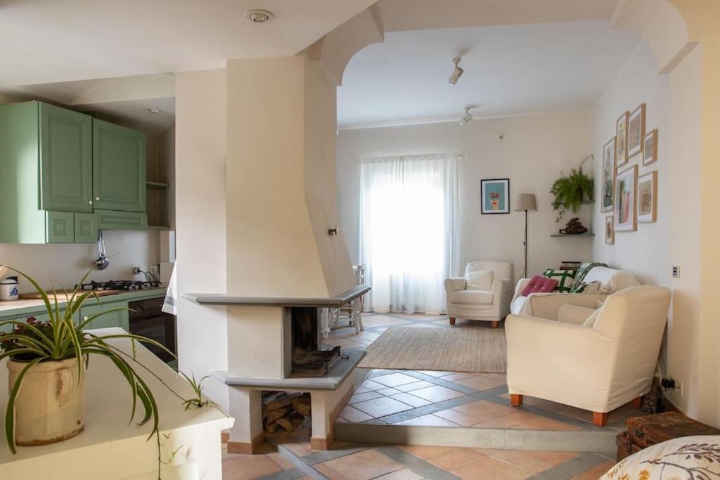 La Terrazza Nel Borgo Apartment Bracciano  Exterior photo